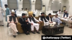  حال ہی میں پاکستان سےقبائلی عمائدین پر مشتمل تقریباً 50 رکنی جرگہ افغانستان میں ٹی ٹی پی کی قیادت سے ملاقات کے لیے وہاں گیا تھا۔