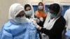 پاکستان: معمر افراد کے لیے کرونا ویکسین کی رجسٹریشن، کیا ہر فرد کو ویکسین مفت ملے گی؟