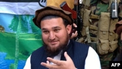 کالعدم تحریک طالبان کے سابق ترجمان احسان اللہ احسان (فائل فوٹو)